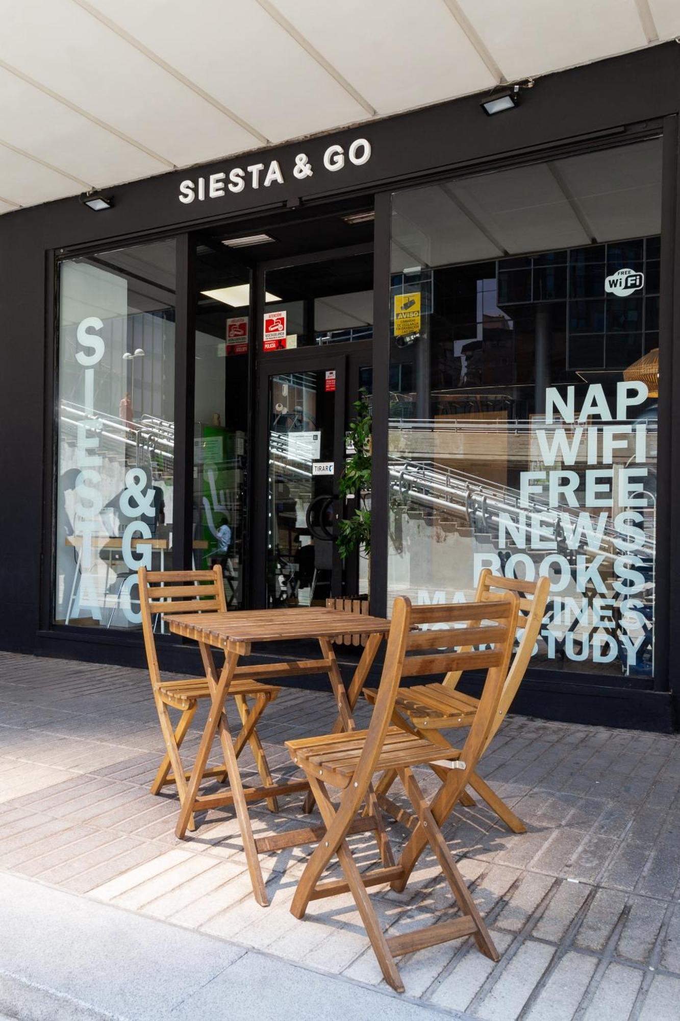 Hostal Siesta & Go Nuevos Ministerios Madrid Exterior photo